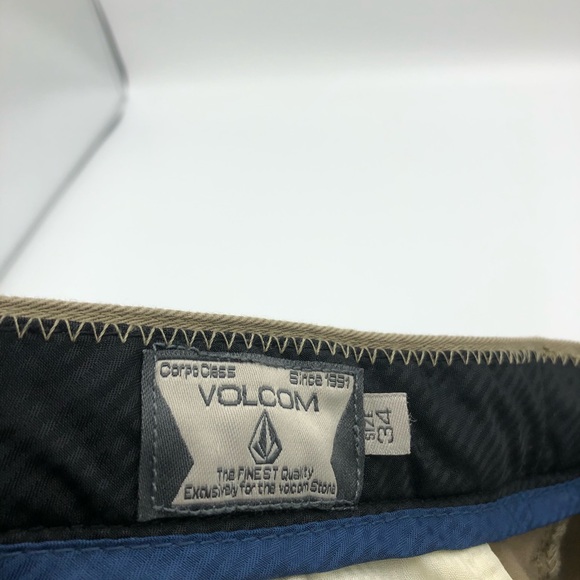 volcom shorts - Picture 3 of 6